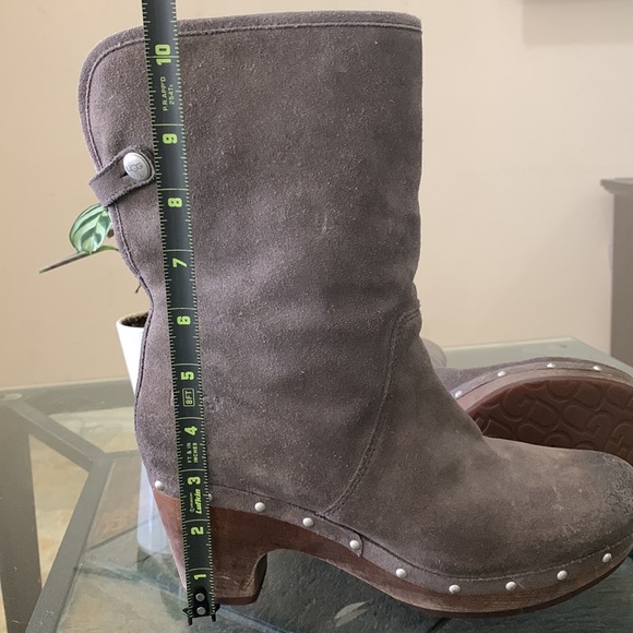 EUC UGG AUSTRALIA Lynnea Clog Boots - Picture 12 of 15